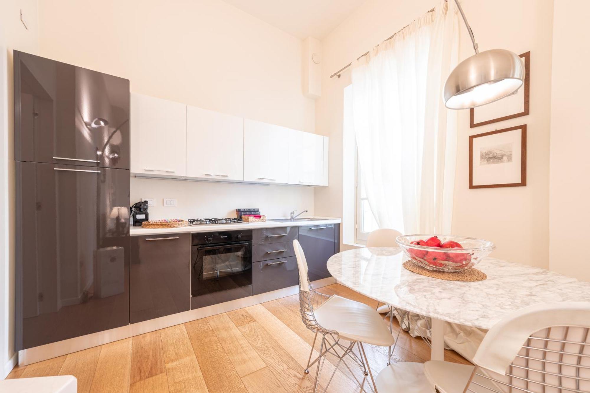 Chic Elegance At Borgo Tommasini Apartemen Parma